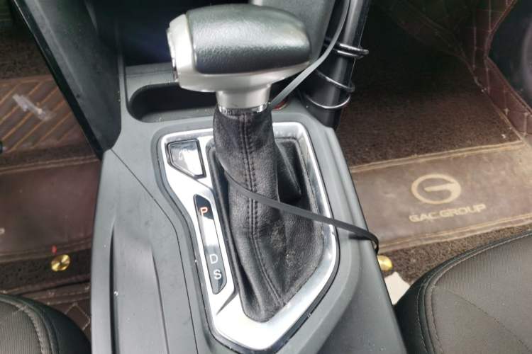 Used GAC Trumpchi GS4 2015 200T G-DCT Elite Edition Gear Lever