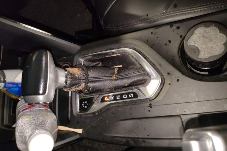 Used GAC Trumpchi GS4 2015 200T G-DCT Elite Edition Gear Lever