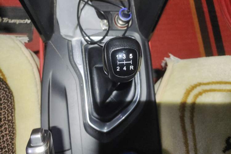 Used GAC Trumpchi GS4 2015 200T Manual Luxury Edition Gear Lever