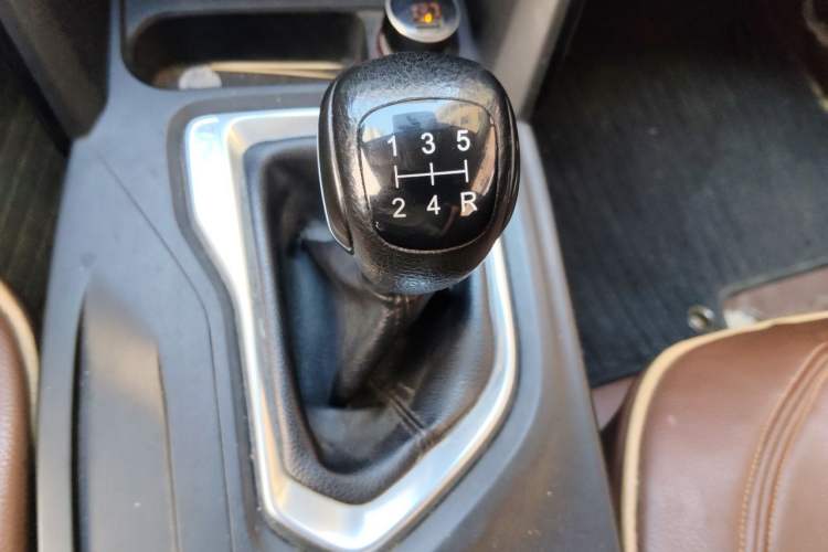 Used GAC Trumpchi GS4 2015 200T Manual Elite Edition Gear Lever