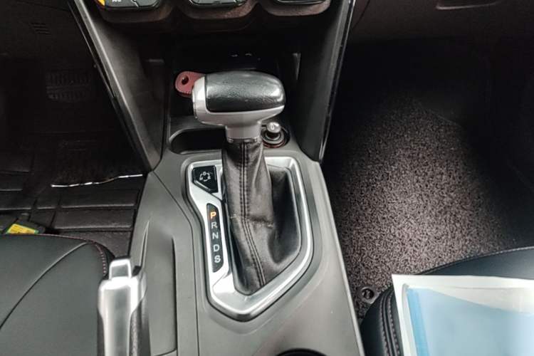 Used GAC Trumpchi GS4 2015 200T G-DCT Elite Edition Gear Lever