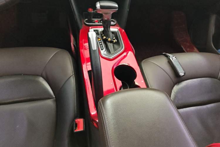 Used GAC Trumpchi GS4 2015 200T G-DCT Luxury Edition Gear Lever