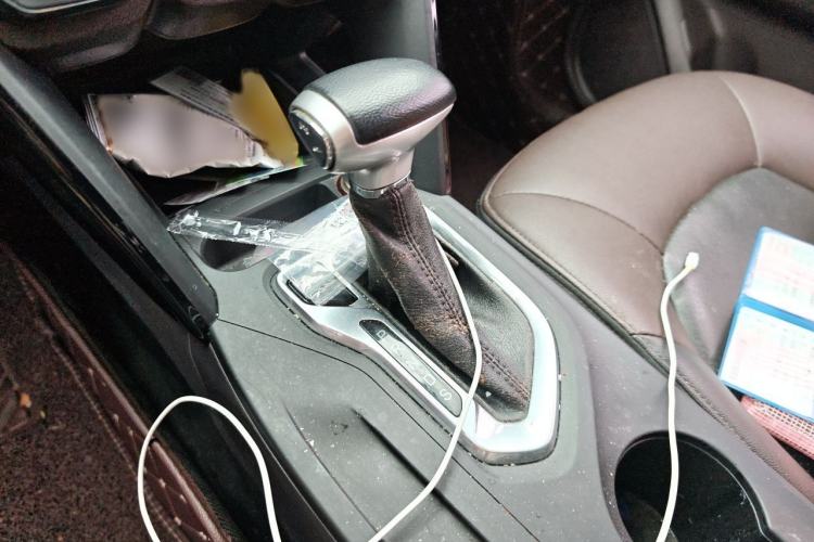 Used GAC Trumpchi GS4 2015 200T G-DCT Luxury Edition Gear Lever
