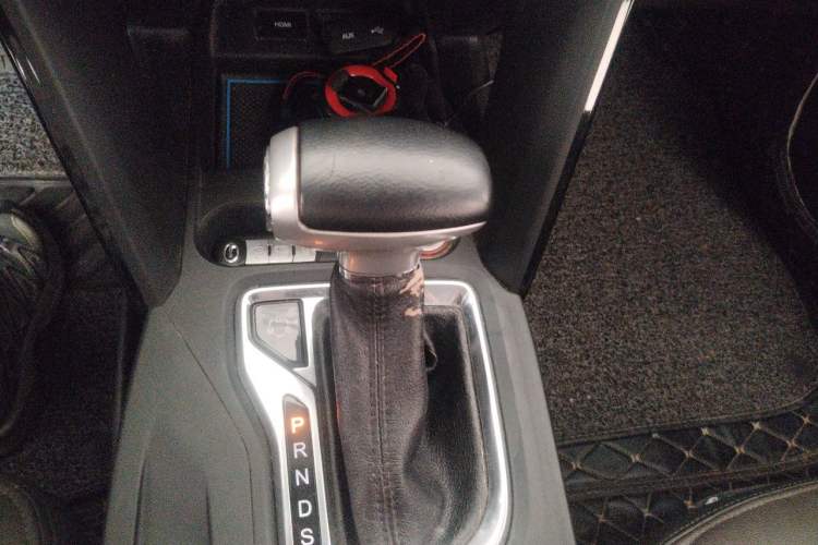 Used GAC Trumpchi GS4 2015 200T G-DCT Luxury Edition Gear Lever