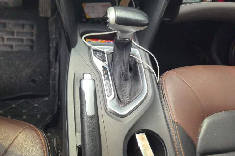 Used GAC Trumpchi GS4 2015 200T G-DCT Elite Edition Gear Lever