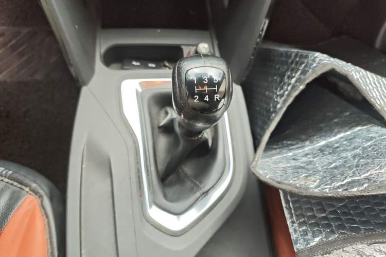 Used GAC Trumpchi GS4 2015 200T Manual Elite Edition Gear Lever