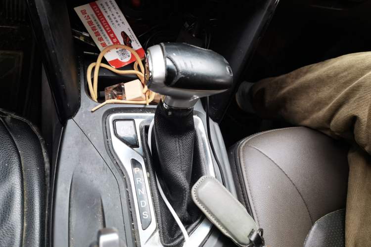 Used GAC Trumpchi GS4 2015 200T G-DCT Luxury Edition Gear Lever