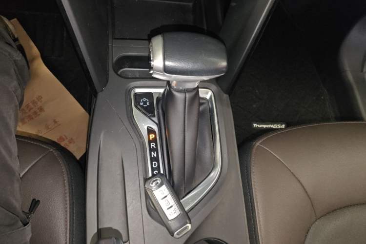 Used GAC Trumpchi GS4 2015 200T G-DCT Luxury Edition Gear Lever
