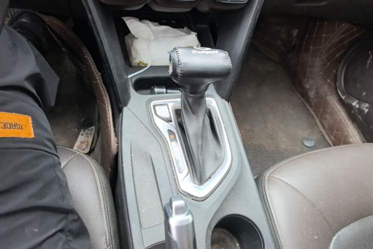 Used GAC Trumpchi GS4 2015 200T G-DCT Luxury Edition Gear Lever