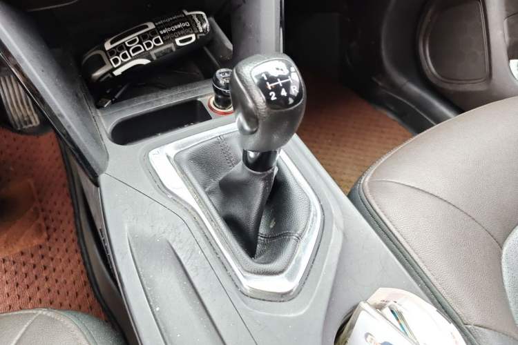 Used GAC Trumpchi GS4 2015 200T Manual Luxury Edition Gear Lever