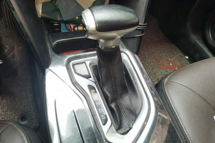 Used GAC Trumpchi GS4 2015 200T G-DCT Luxury Edition Gear Lever