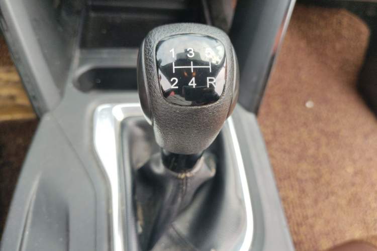 Used GAC Trumpchi GS4 2015 200T Manual Elite Edition Gear Lever