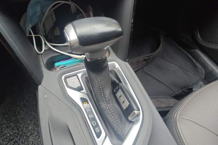Used GAC Trumpchi GS4 2015 200T G-DCT Luxury Edition Gear Lever