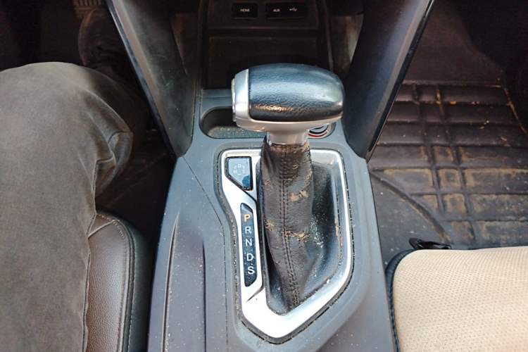 Used GAC Trumpchi GS4 2015 200T G-DCT Luxury Edition Gear Lever