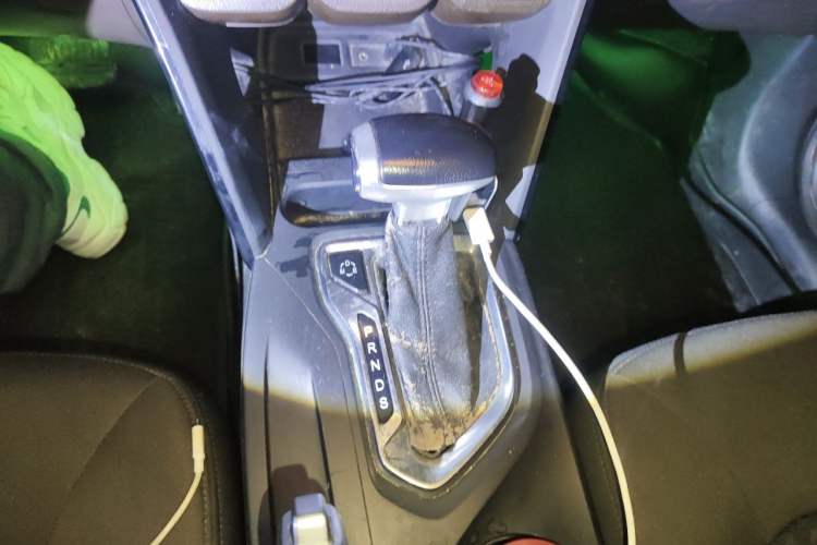 Used GAC Trumpchi GS4 2015 200T G-DCT Elite Edition Gear Lever