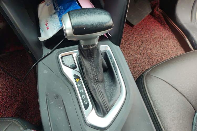 Used GAC Trumpchi GS4 2015 200T G-DCT Luxury Edition Gear Lever