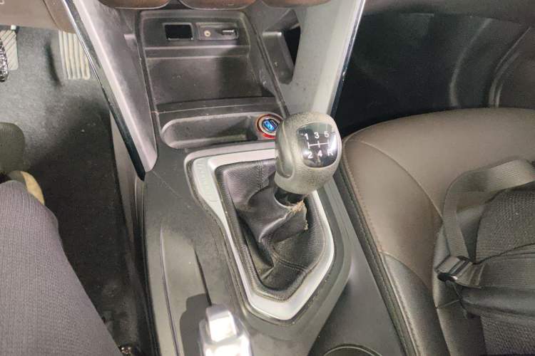 Used GAC Trumpchi GS4 2015 200T Manual Elite Edition Gear Lever