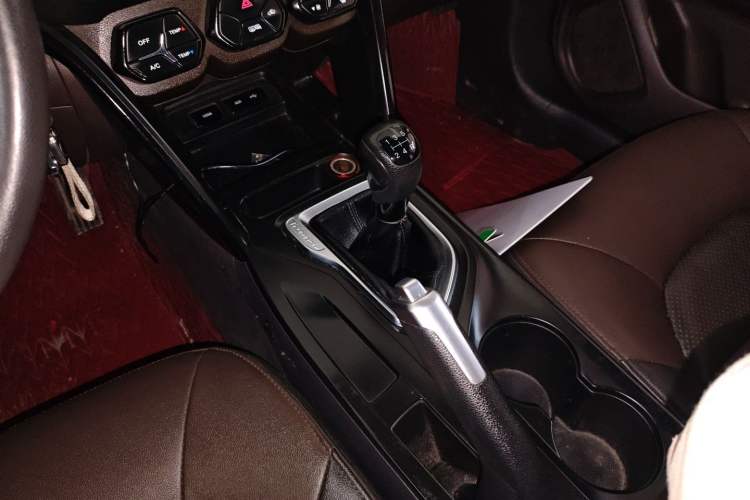 Used GAC Trumpchi GS4 2015 200T Manual Luxury Edition Gear Lever