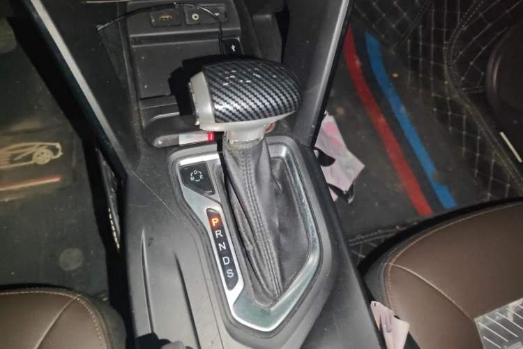 Used GAC Trumpchi GS4 2015 200T G-DCT Luxury Edition Gear Lever
