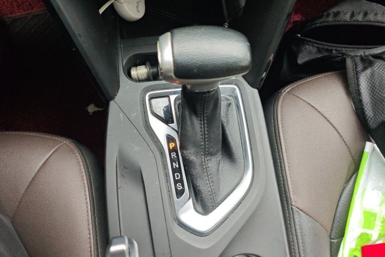 Used GAC Trumpchi GS4 2015 200T G-DCT Luxury Edition Gear Lever
