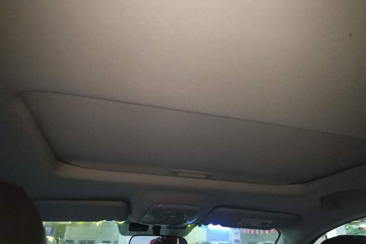 Used GAC Trumpchi GS4 2015 200T G-DCT Luxury Edition Headliner