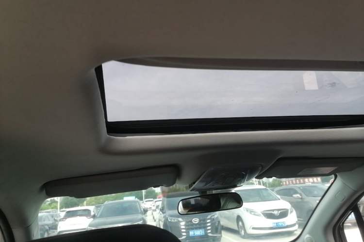 Used GAC Trumpchi GS4 2015 200T G-DCT Elite Edition Headliner