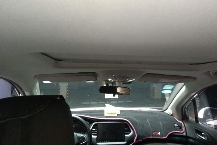 Used GAC Trumpchi GS4 2015 200T G-DCT Elite Edition Headliner