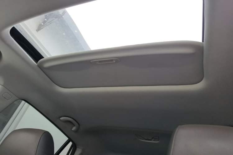 Used GAC Trumpchi GS4 2015 200T G-DCT Luxury Edition Headliner