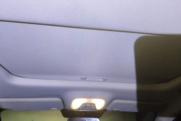 Used GAC Trumpchi GS4 2015 200T G-DCT Elite Edition Headliner