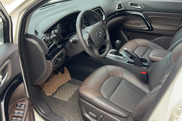 Used GAC Trumpchi GS4 2015 200T Manual Luxury Edition Interior 1