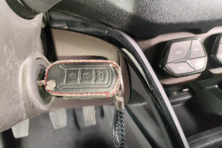 Used GAC Trumpchi GS4 2015 200T Manual Elite Edition Interior 1