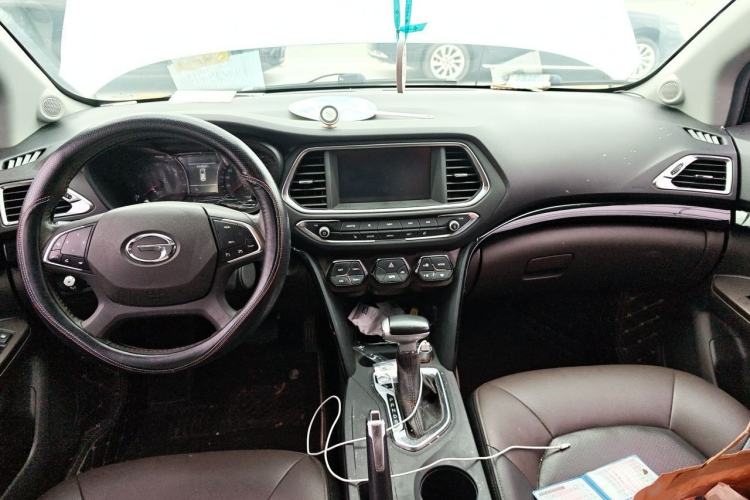 Used GAC Trumpchi GS4 2015 200T G-DCT Luxury Edition Interior 2