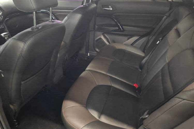 Used GAC Trumpchi GS4 2015 200T G-DCT Luxury Edition Interior 2