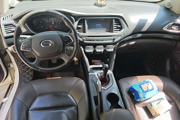 Used GAC Trumpchi GS4 2015 200T Manual Luxury Edition Interior 2