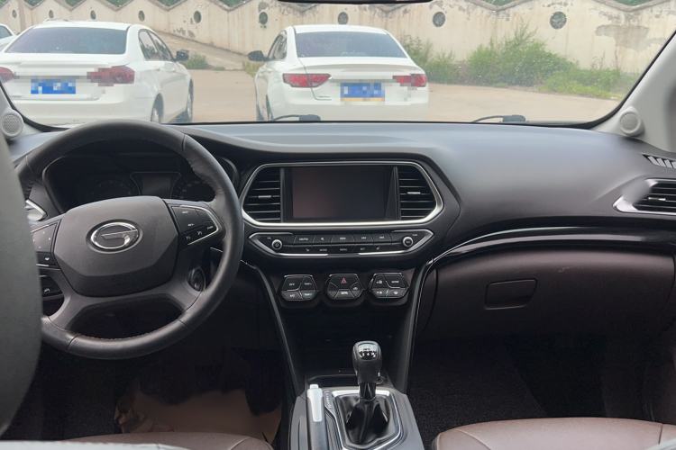 Used GAC Trumpchi GS4 2015 200T Manual Luxury Edition Interior 3