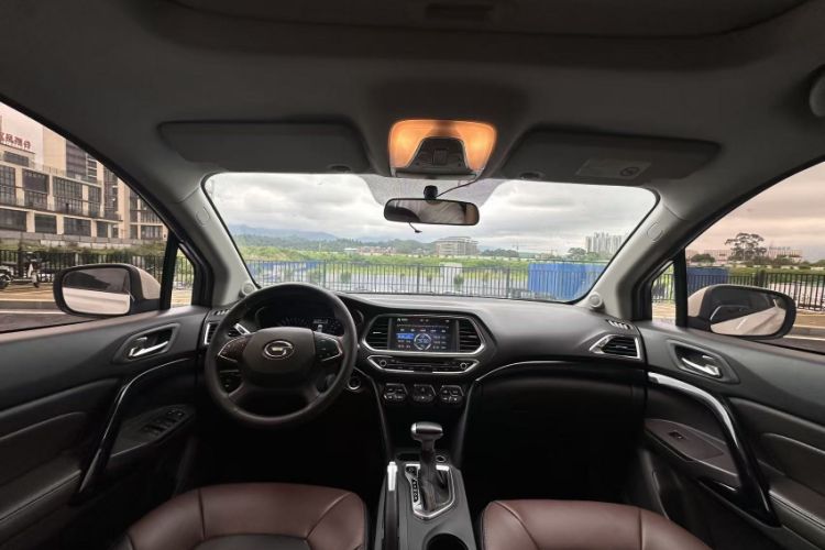 Used GAC Trumpchi GS4 2015 200T G-DCT Elite Edition Interior 3