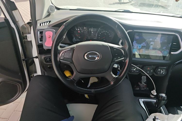 Used GAC Trumpchi GS4 2015 200T Manual Elite Edition Interior 3