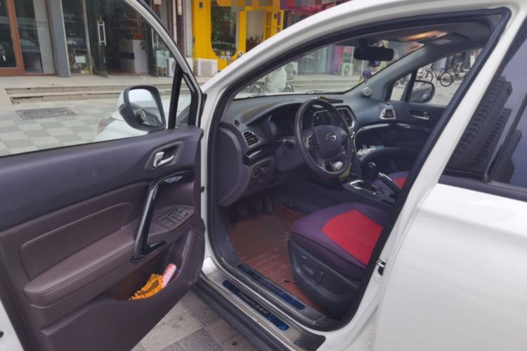 Used GAC Trumpchi GS4 2015 200T Manual Luxury Edition Interior 3