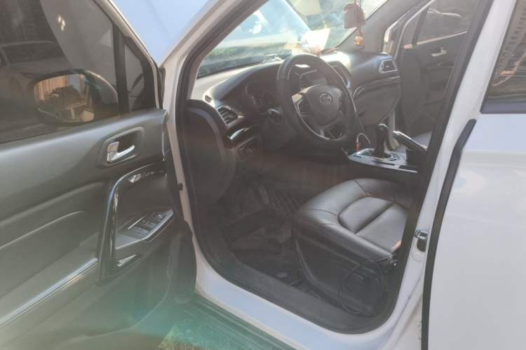 Used GAC Trumpchi GS4 2015 200T Manual Elite Edition Interior 3