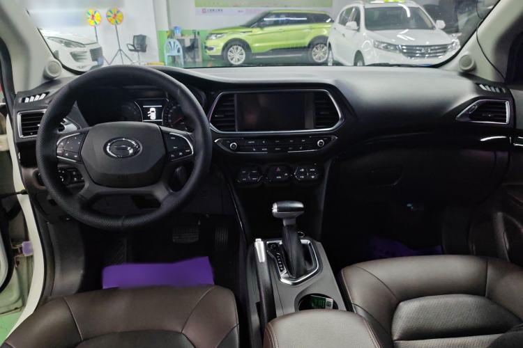 Used GAC Trumpchi GS4 2015 200T G-DCT Luxury Edition Interior 3