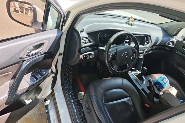 Used GAC Trumpchi GS4 2015 200T Manual Luxury Edition Interior 3