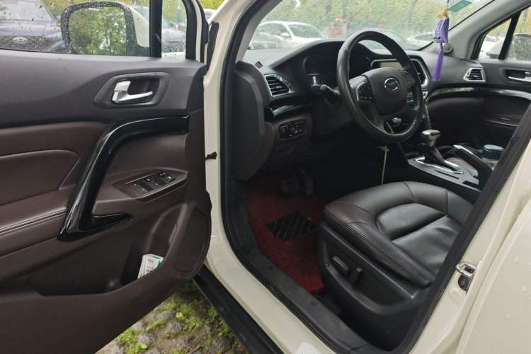 Used GAC Trumpchi GS4 2015 200T G-DCT Luxury Edition Interior 3