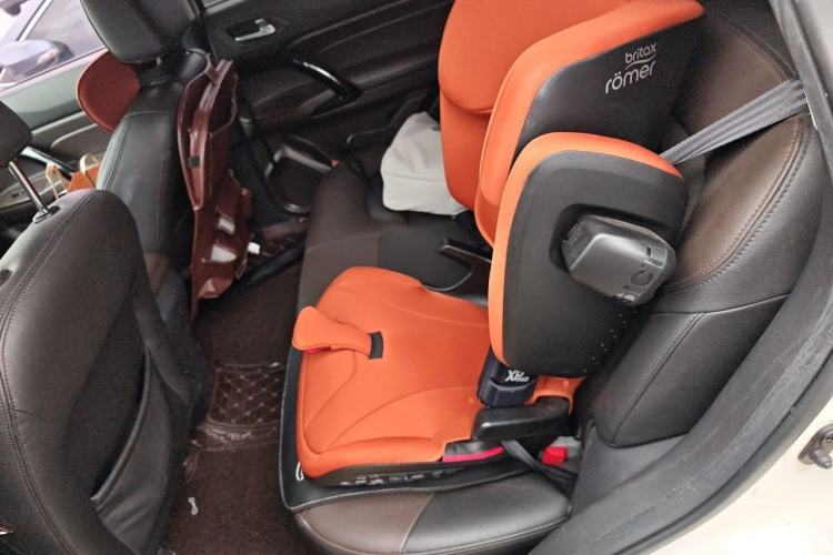 Used GAC Trumpchi GS4 2015 200T G-DCT Luxury Edition Interior 4