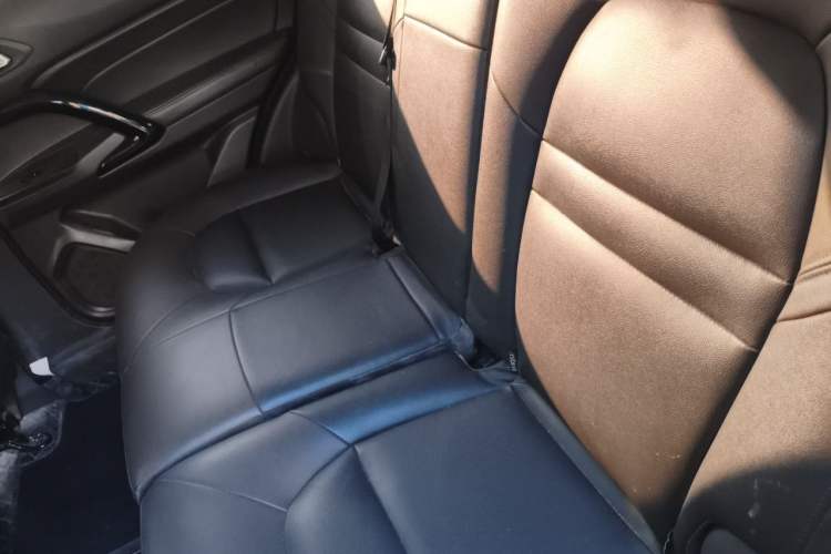 Used GAC Trumpchi GS4 2015 200T Manual Elite Edition Interior 4