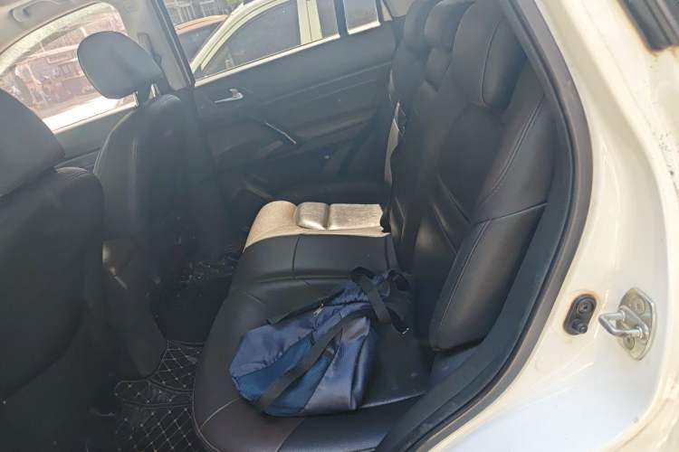 Used GAC Trumpchi GS4 2015 200T Manual Luxury Edition Interior 4