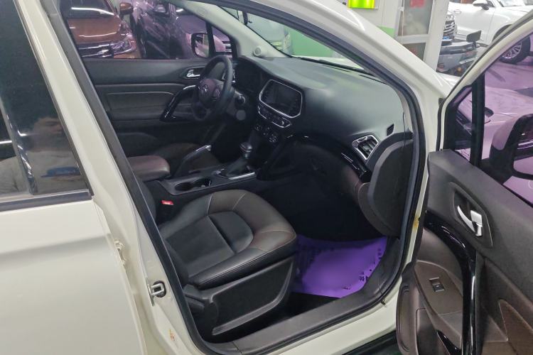 Used GAC Trumpchi GS4 2015 200T G-DCT Luxury Edition Interior 5
