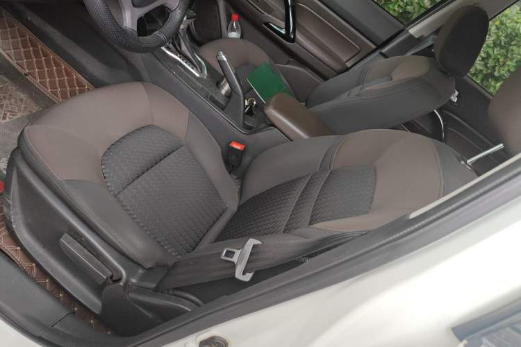 Used GAC Trumpchi GS4 2015 200T G-DCT Elite Edition Left Front Seat
