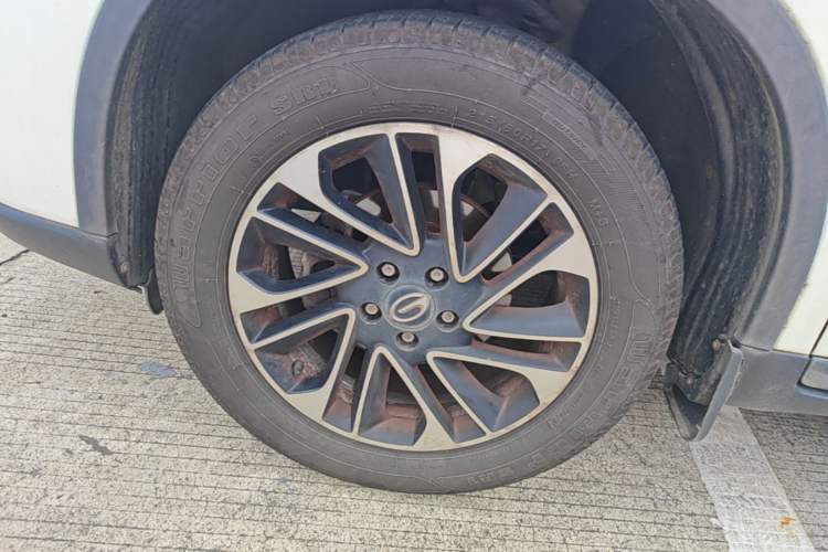 Used GAC Trumpchi GS4 2015 200T Manual Elite Edition Left Front Wheel Hub
