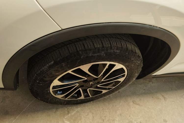 Used GAC Trumpchi GS4 2015 200T Manual Elite Edition Left Front Wheel Hub