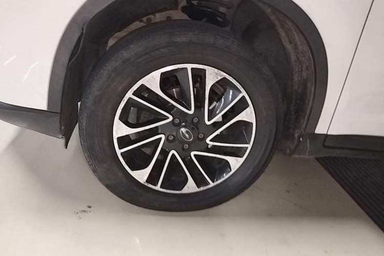 Used GAC Trumpchi GS4 2015 200T Manual Elite Edition Left Front Wheel Hub